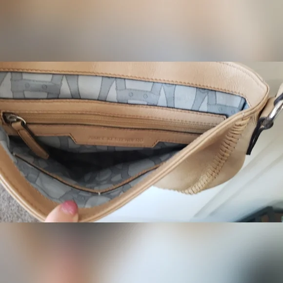 Aimee Kestenberg Tan Flap Saddle Crossbody Shoulder Bag EUC - Picture 7 of 9